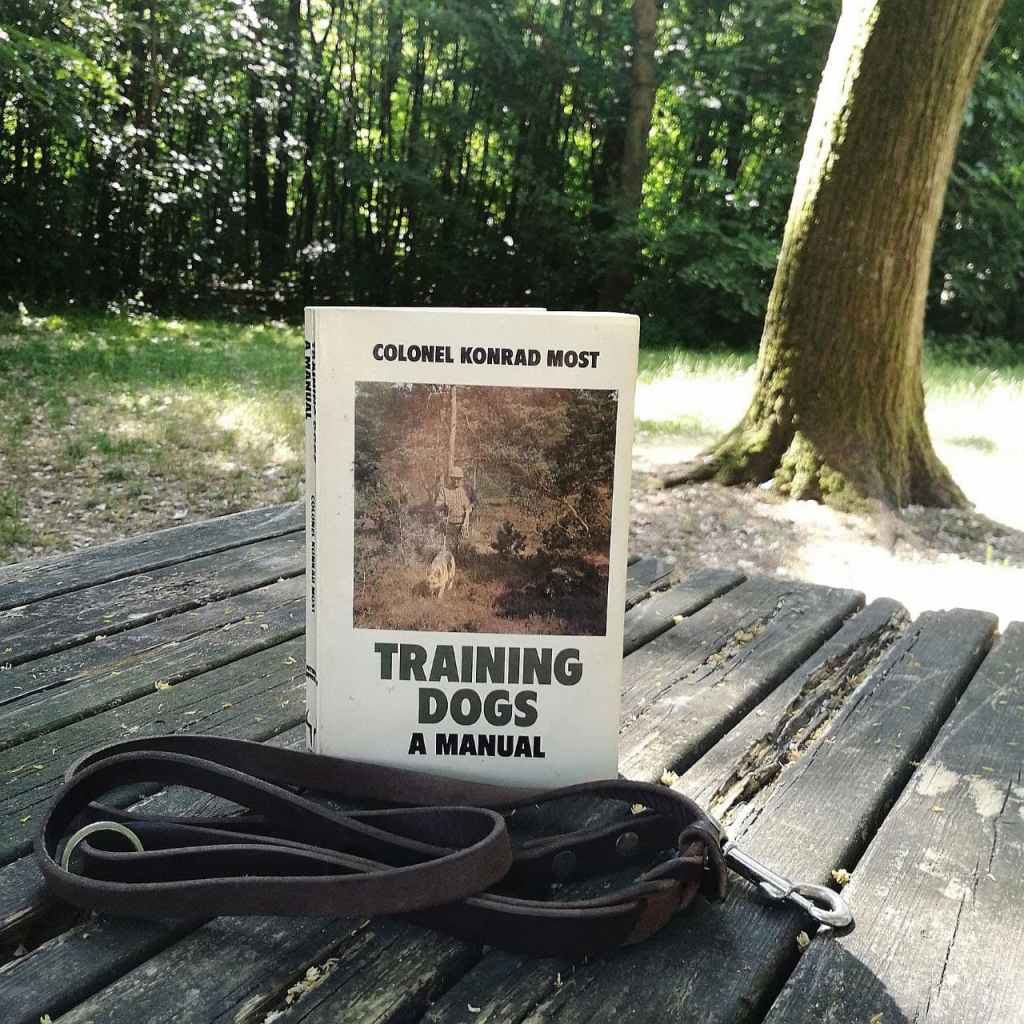 Addestramento del cane: alle sue vere origini, con il manuale di Konrad Most (recensione di “Training&nbsp;Dogs”)